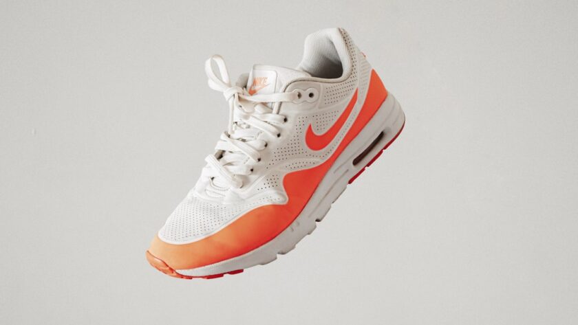 Witte sneakers: zo houd je ze schoon en stralend wit